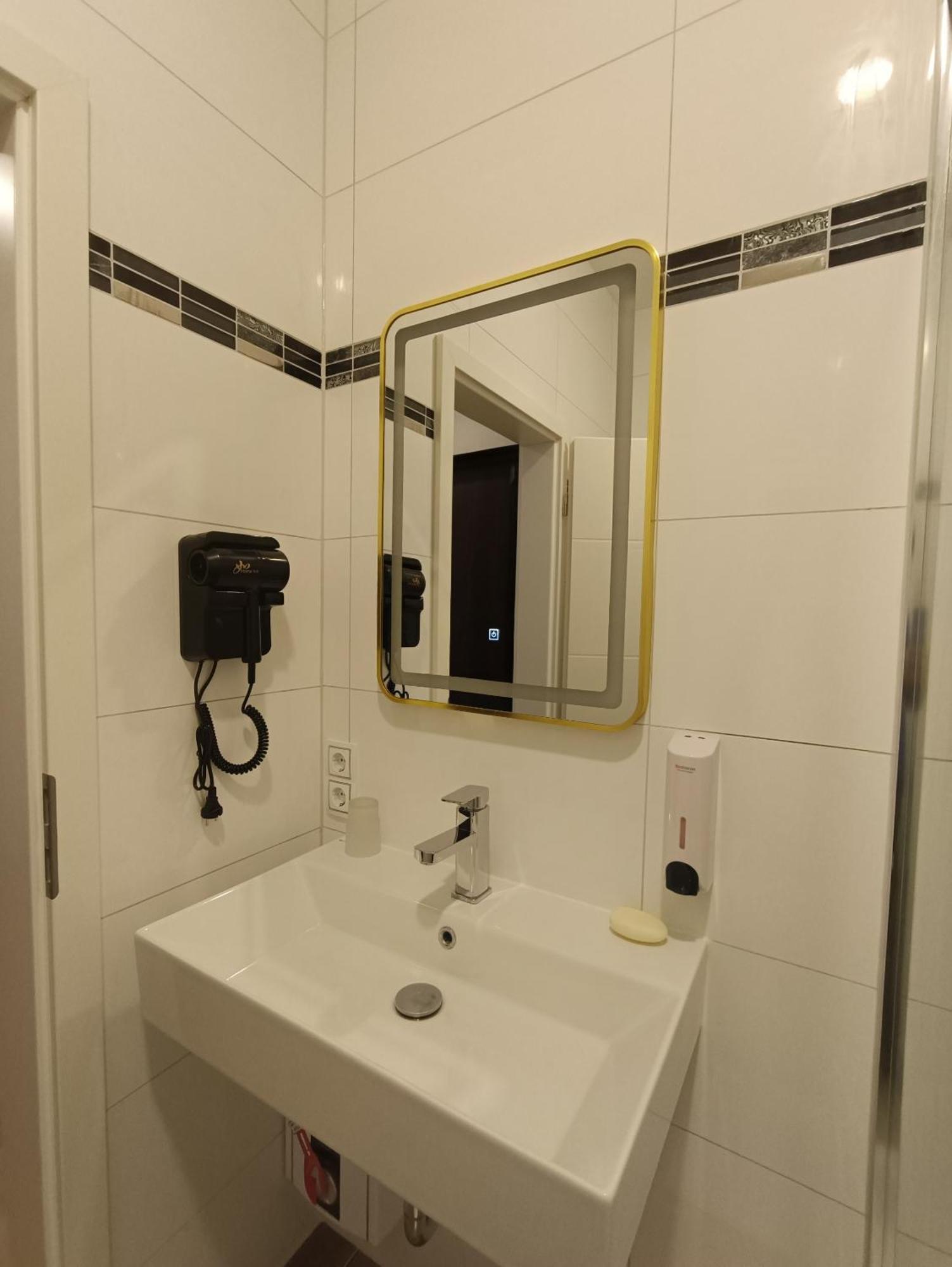 Hotel Destille Dormagen Habitación foto